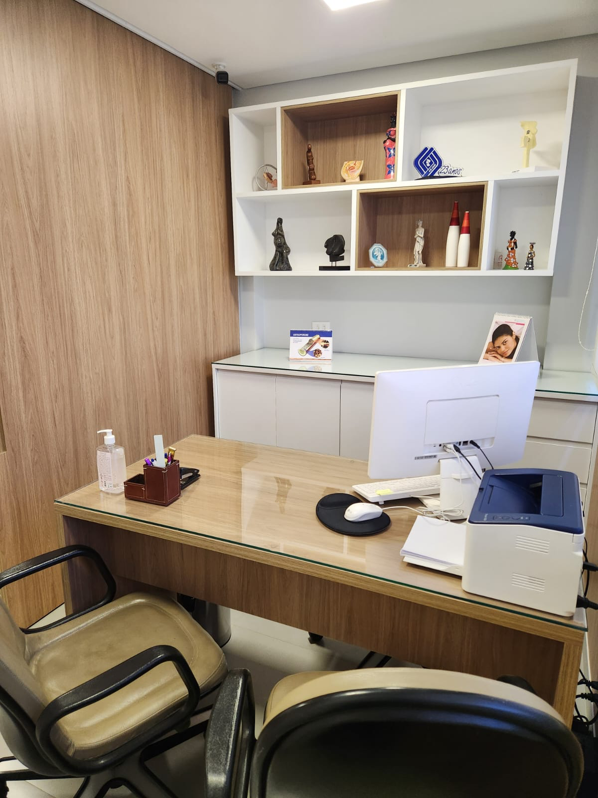 Consultório da clínica de dermatologia Dra. Lívia Bessa em São Paulo